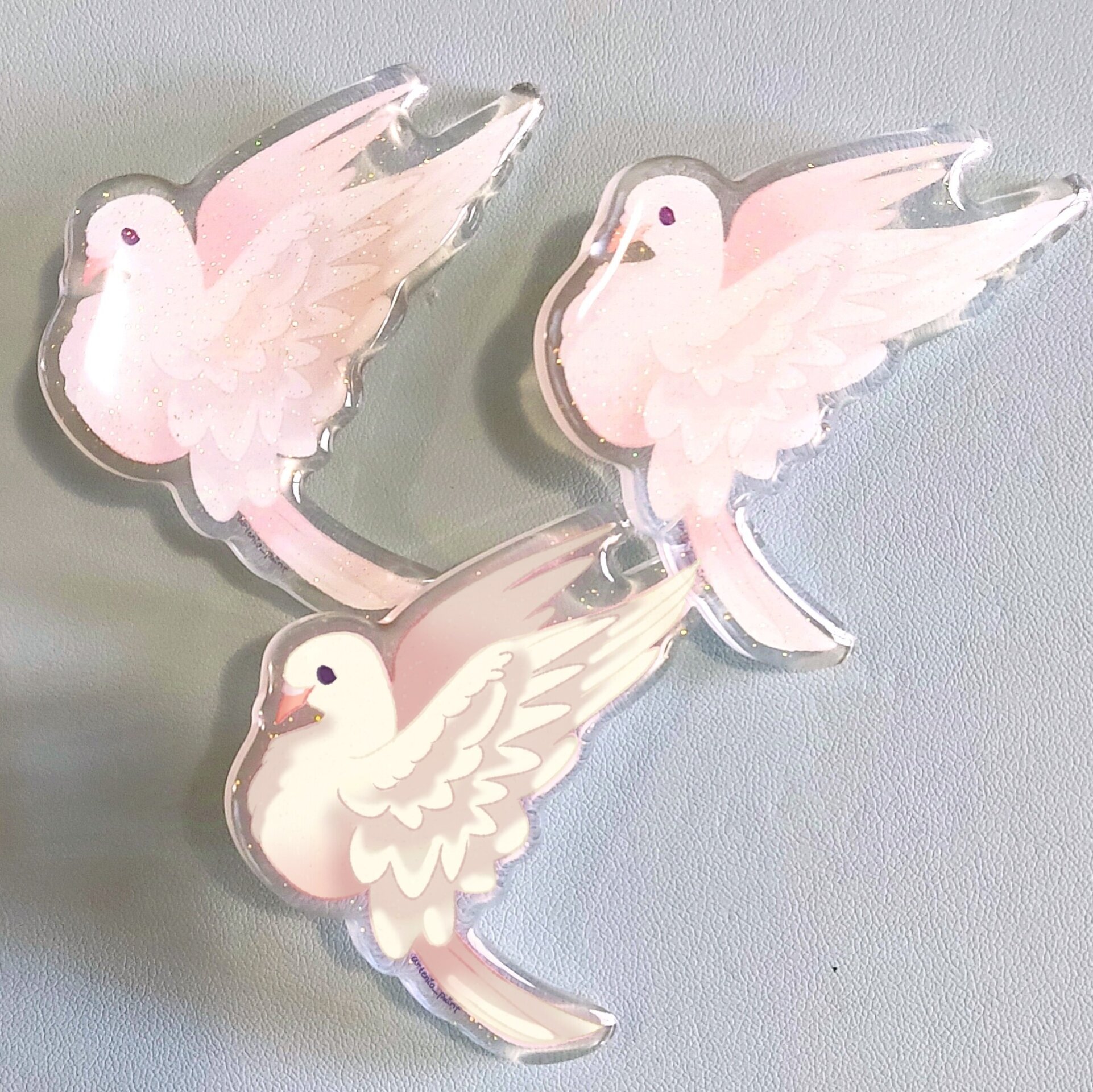 Pin de Paloma Blanca. - 2
